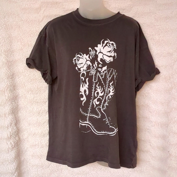 Altar'd State Tops - ALTARD STATE Short sleeve Gray Top Sz S Roses Cowboy Boots GRAPHIC TEE SHIRT 🌹